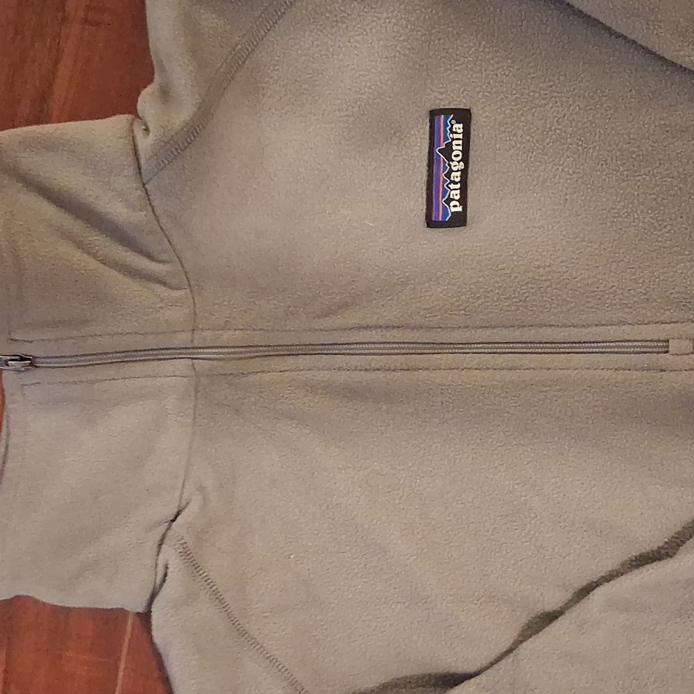Patagonia Womens 1/4 Zip-Up Microfleece Sweater in Light Gray - Picture 5 of 5